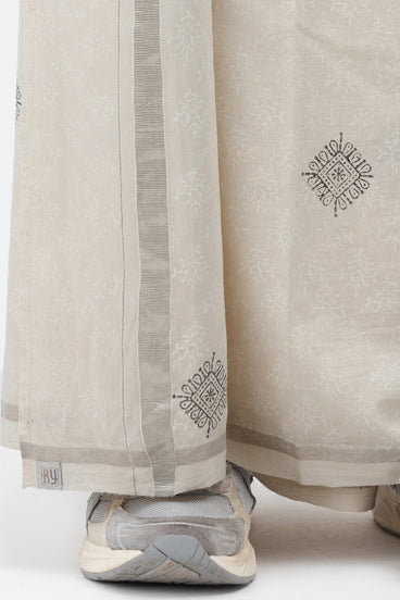 NEENDAKARA Hand Woven & Hand Block Printed Kasavu Mundu