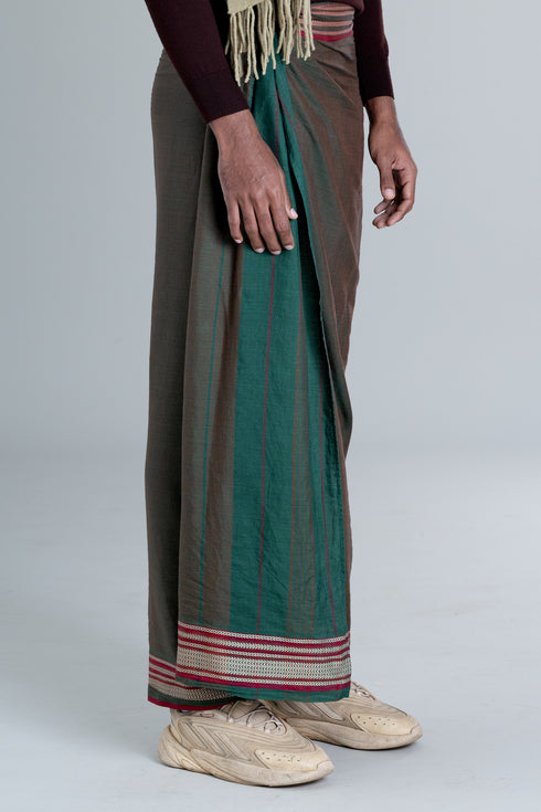 KAINIKKARA Hand Woven Light weight Single Mundu with Jaccquard