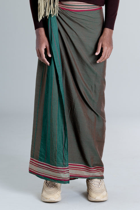 KAINIKKARA Hand Woven Light weight Single Mundu with Jaccquard