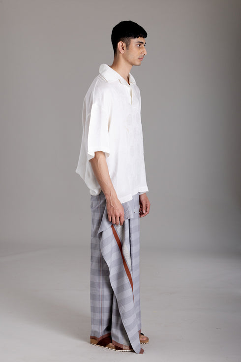 PADATHIKKARA Hand Woven Kasavu Mundu