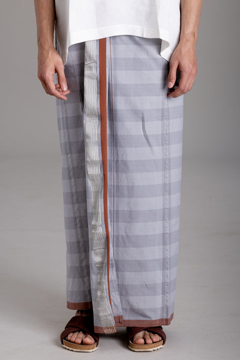 PADATHIKKARA Hand Woven Kasavu Mundu