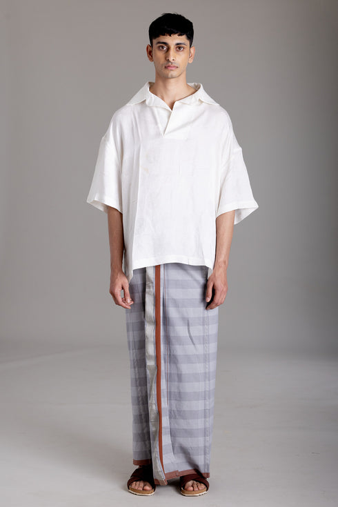 PADATHIKKARA Hand Woven Kasavu Mundu