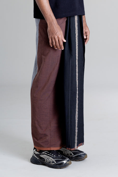 PRAYIKKARA Hand Woven Kasavu Mundu